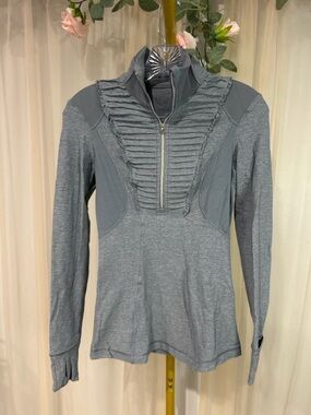 Lululemon Define Jacket Grey Zip Up Thumbholes Fitted Athletic Top Size 4